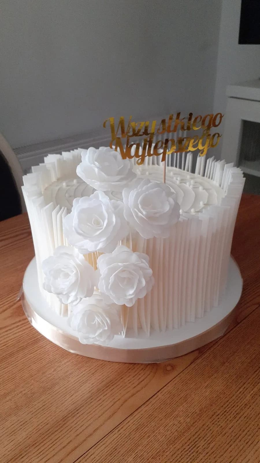 Tort weselny biały z różami — Cake Time Cieszyn