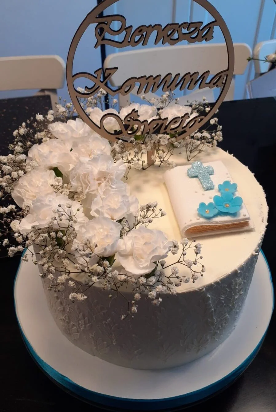 Tort na Komunię z krzyżem — Cake Time Cieszyn